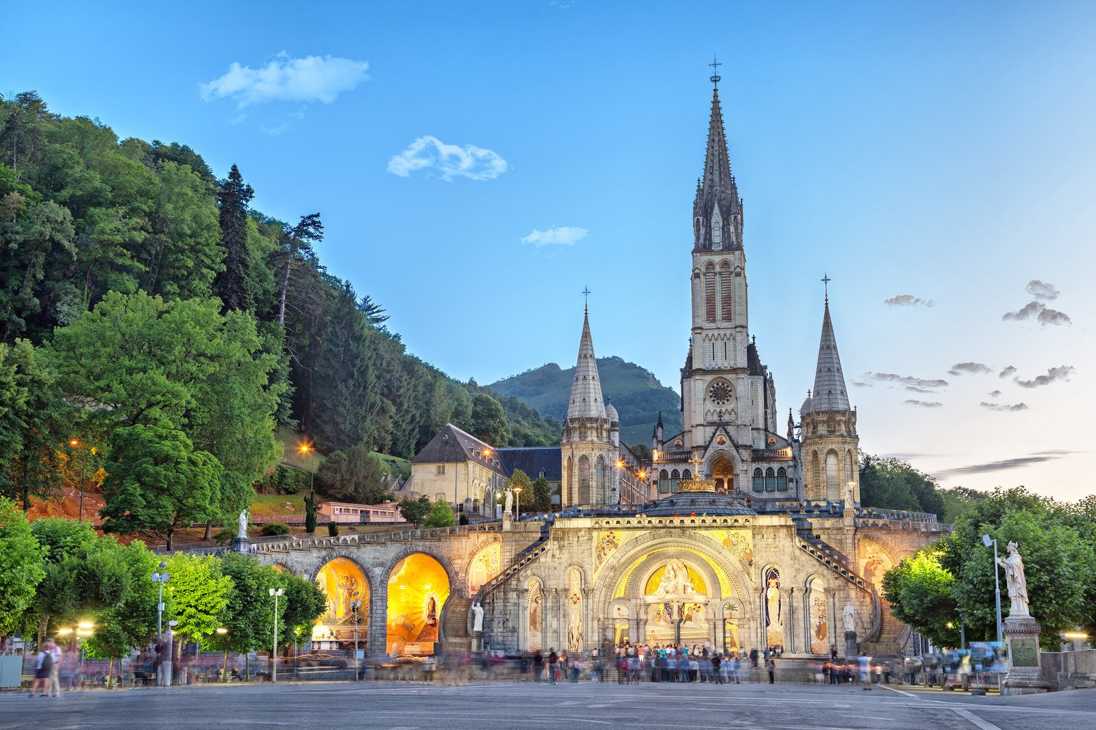 Il santuario di Lourdes